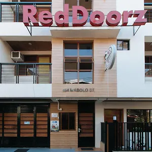 Reddoorz Near Uptown Bgc Mall Taguig